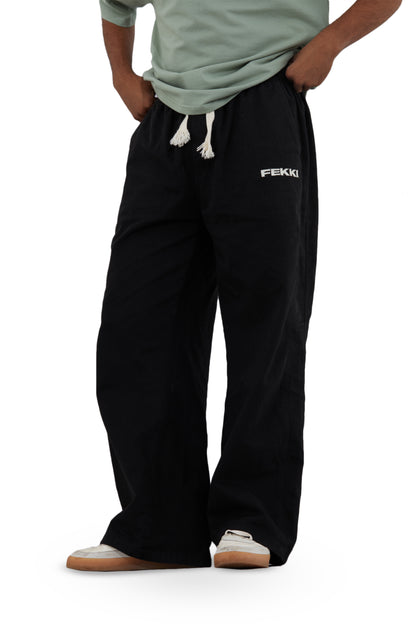 BLACK WIDE FIT CARGOS