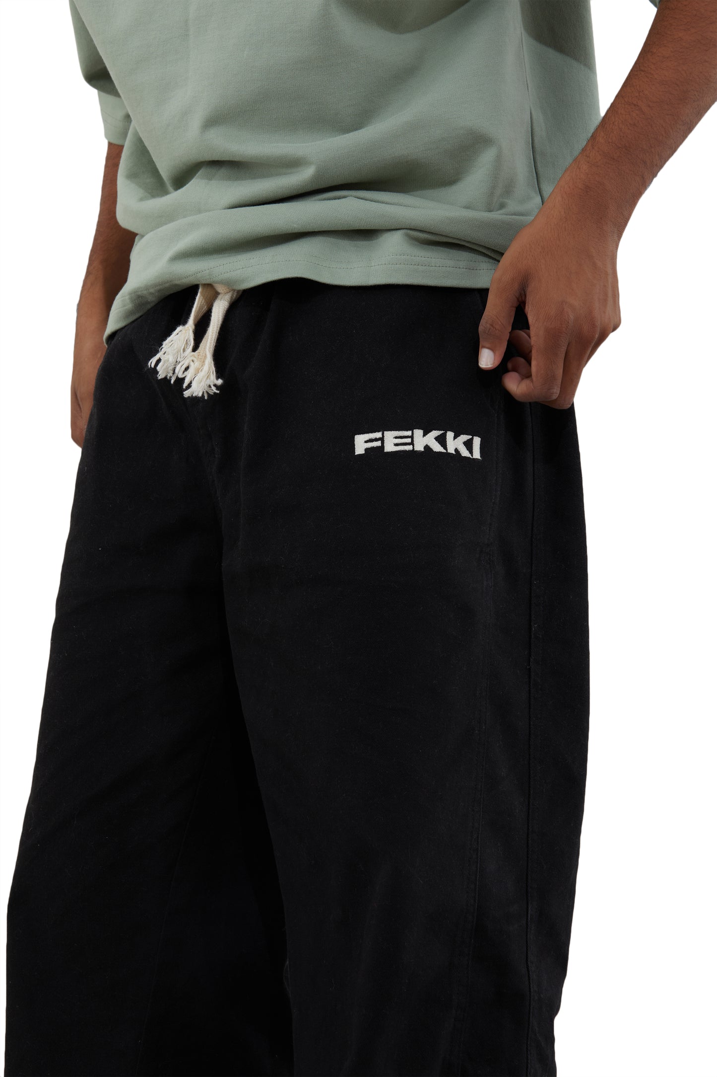 BLACK WIDE FIT CARGOS